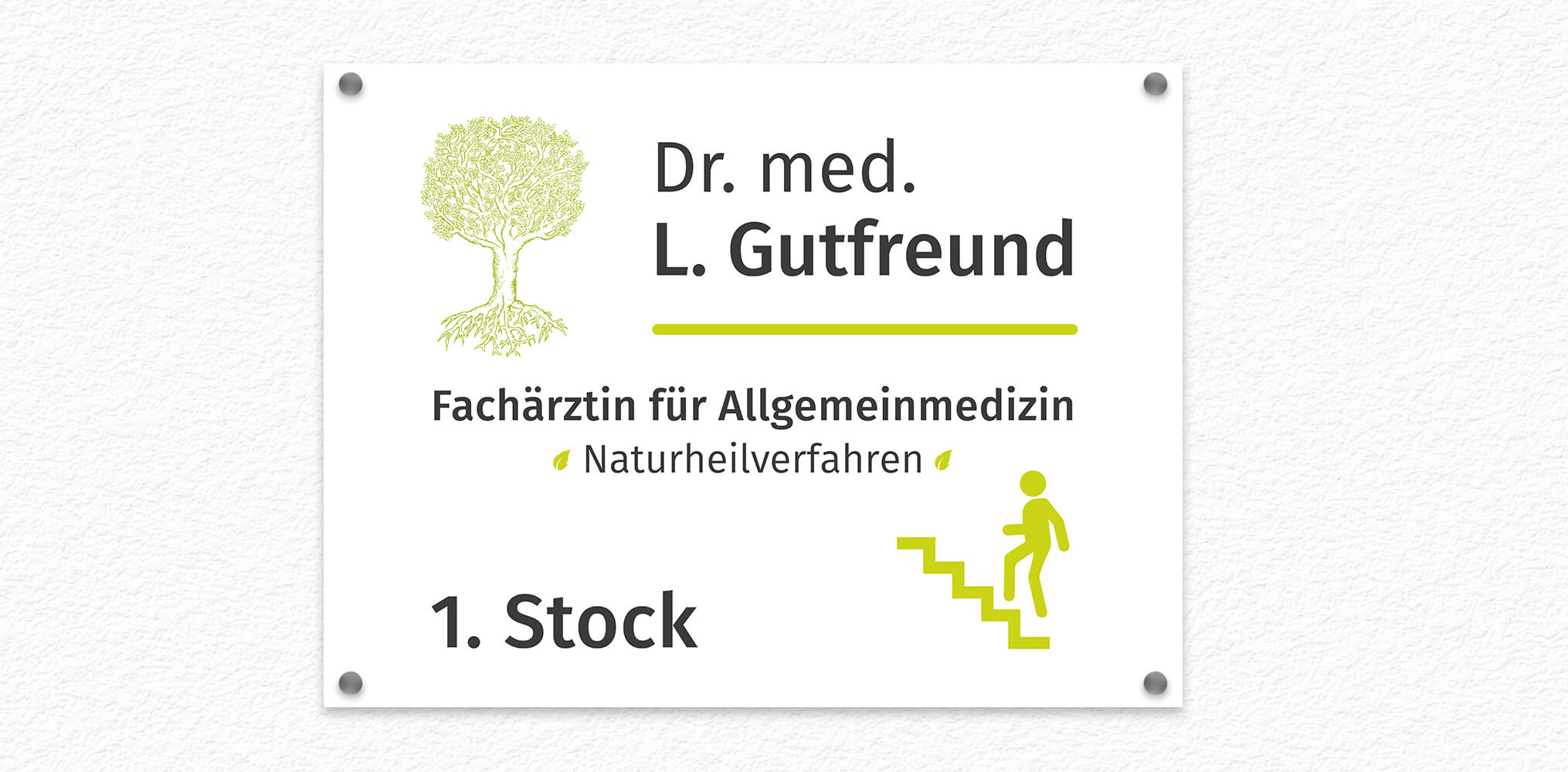 Markenkuss Referenzen: Treppenhausschild für Praxis Dr. med. Ludmilla Gutfreund