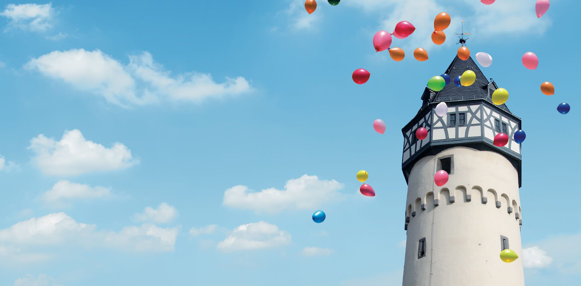 Bockenheimer Warte mit Luftballons